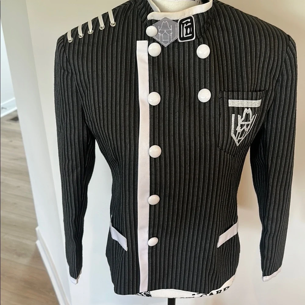 ANIME  BLAZER . BLACK & WHITE STRIPED FINE QUALITY FABRIC EUC